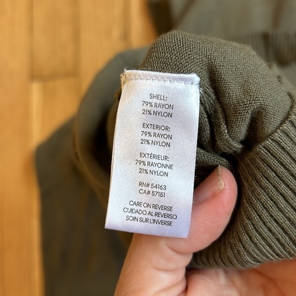 Calvin Klein Women’s Medium Sage Green Turtleneck. - Picture 5 of 5